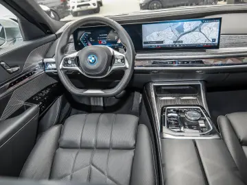750e xDrive HUD PANO ACC 360°KAM RFK NAVI LED