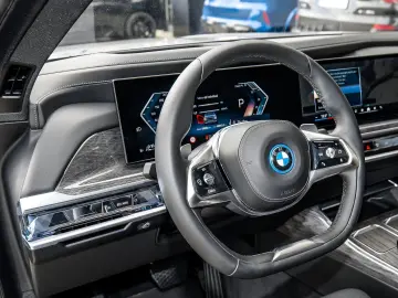 750e xDrive HUD PANO ACC 360°KAM RFK NAVI LED