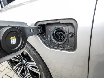 750e xDrive HUD PANO ACC 360°KAM RFK NAVI LED