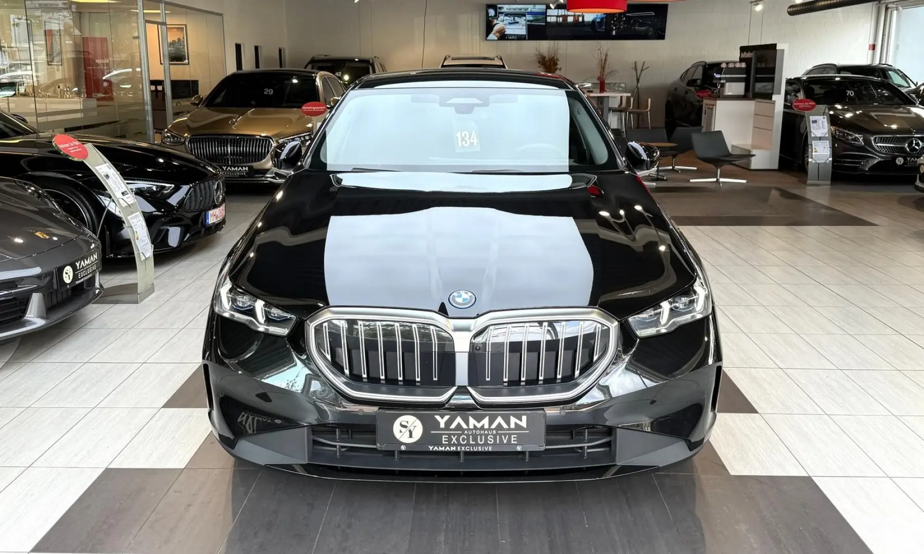 BMW 550 e xDrive*Pano*H&K*Sitzbelüftung*Iconic Glow