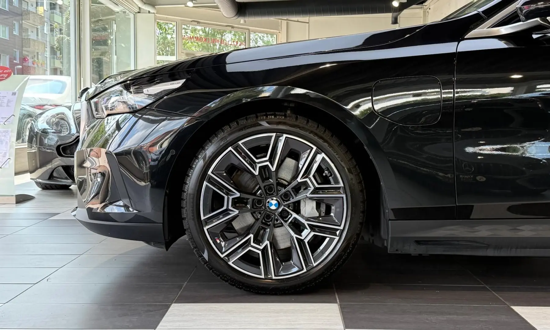 BMW 550 e xDrive*Pano*H&K*Sitzbelüftung*Iconic Glow