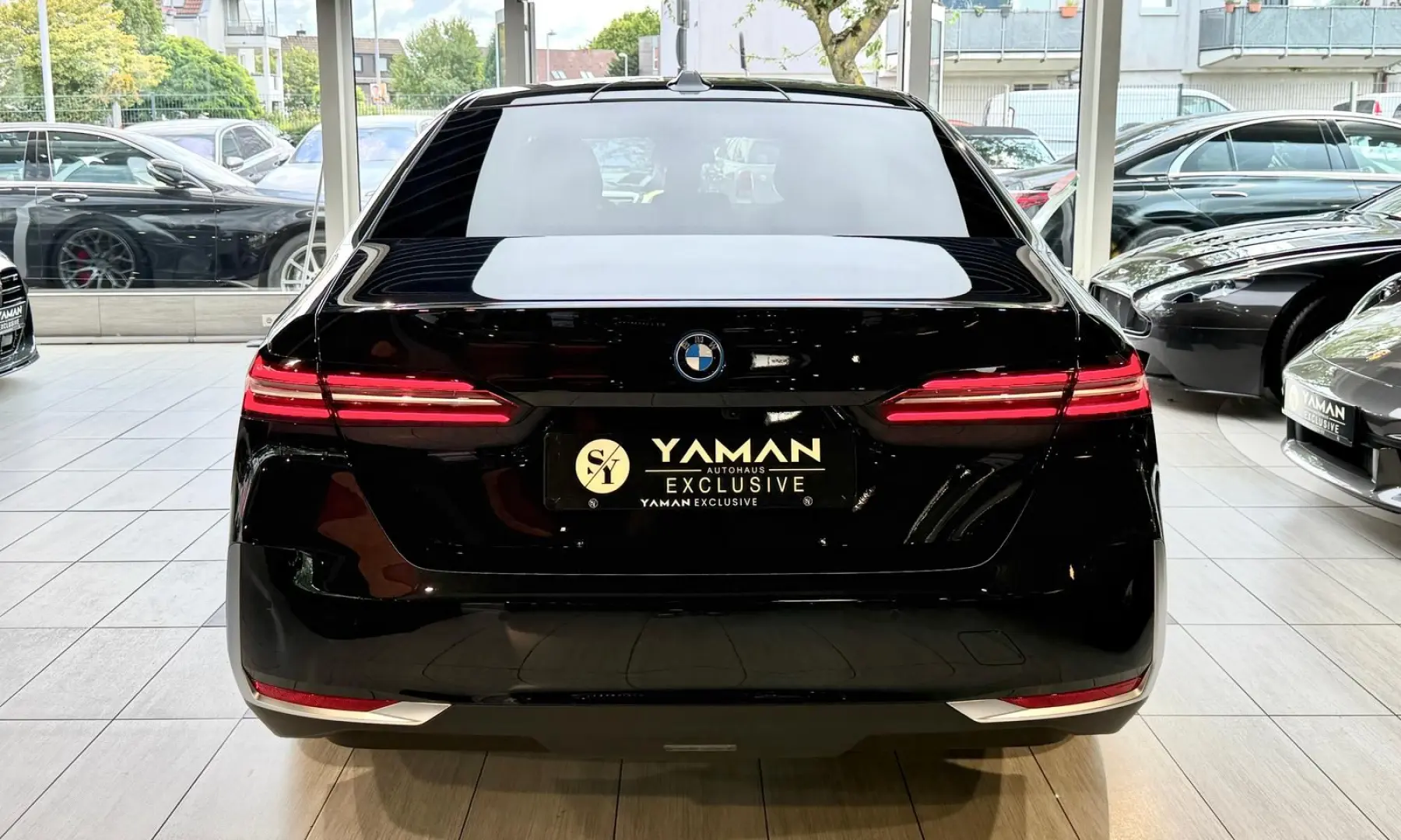 BMW 550 e xDrive*Pano*H&K*Sitzbelüftung*Iconic Glow
