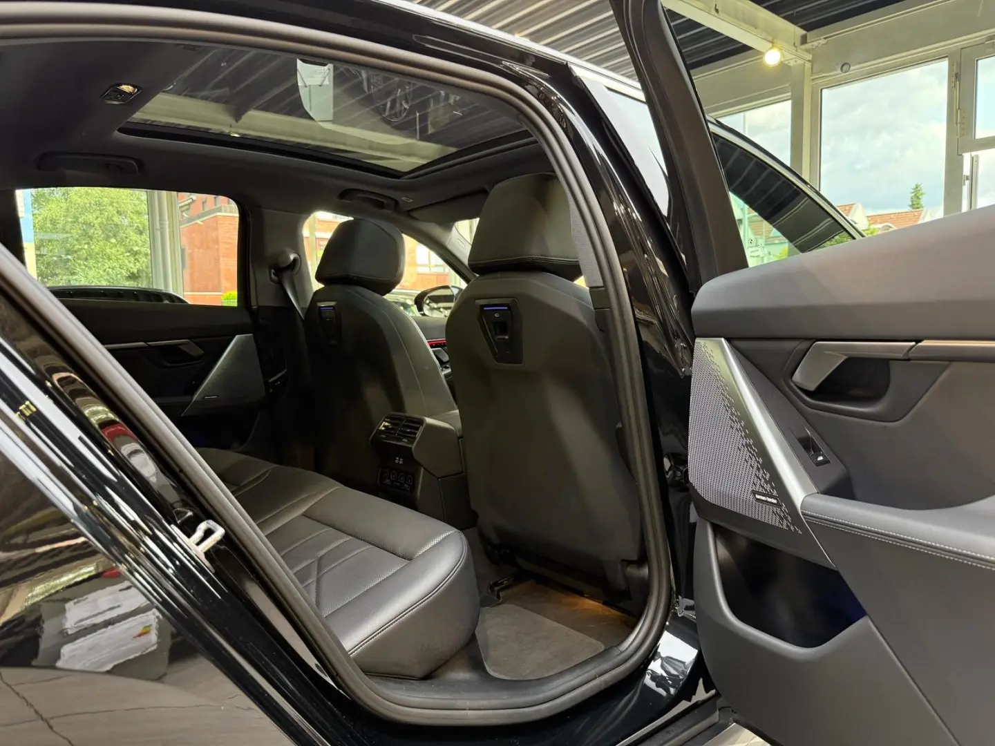 BMW 550 e xDrive*Pano*H&K*Sitzbelüftung*Iconic Glow