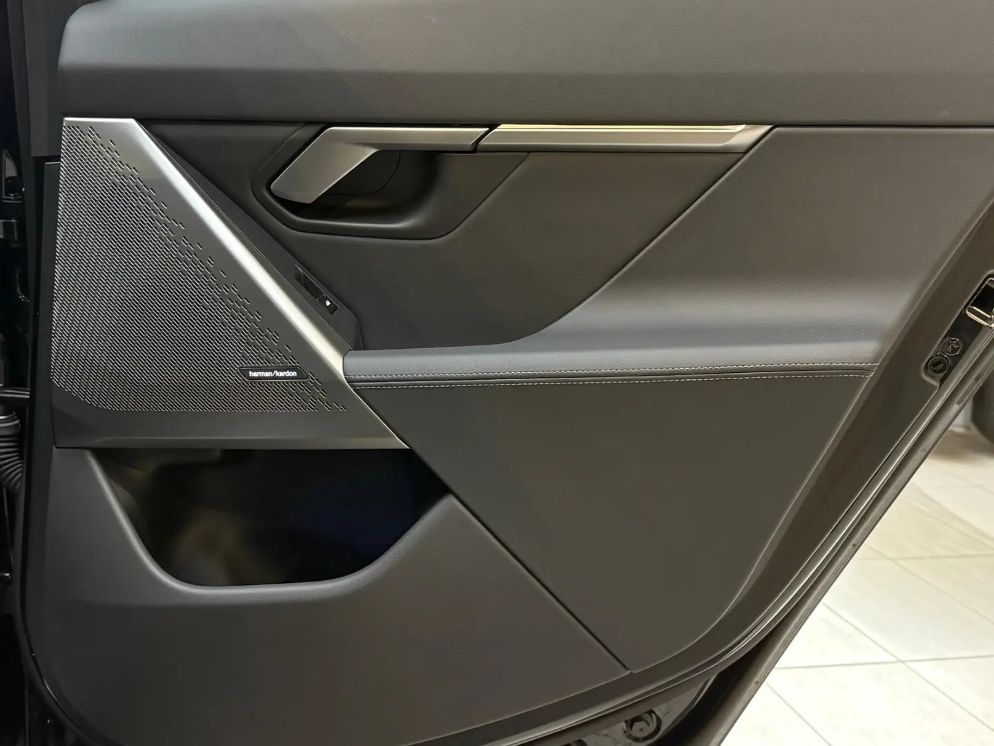 BMW 550 e xDrive*Pano*H&K*Sitzbelüftung*Iconic Glow