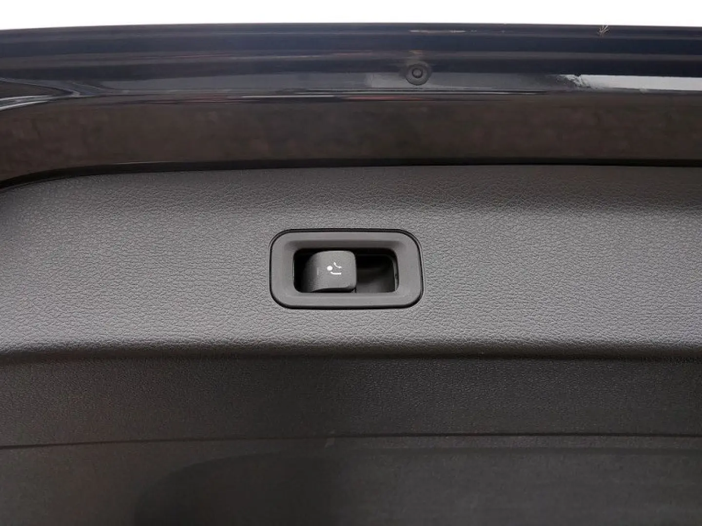 GLS 580 4M // BURM AMG SPUR DISTR AIRMATIC PANO