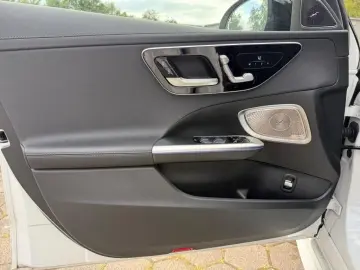 C 300 d +AMG+NIGHT+PANO+HUD+AHKL+360°+HANDSFREE