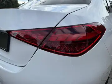C 300 d +AMG+NIGHT+PANO+HUD+AHKL+360°+HANDSFREE