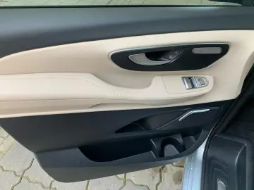 Mercedes-Benz V 300 d 4M AVANTGARDE, LANG - AMG