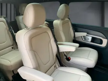 Mercedes-Benz V 300 d 4M AVANTGARDE, LANG - AMG