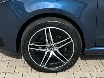 Mercedes-Benz V300 4-MATIC AVANTGARDE AMG DISTRONIC