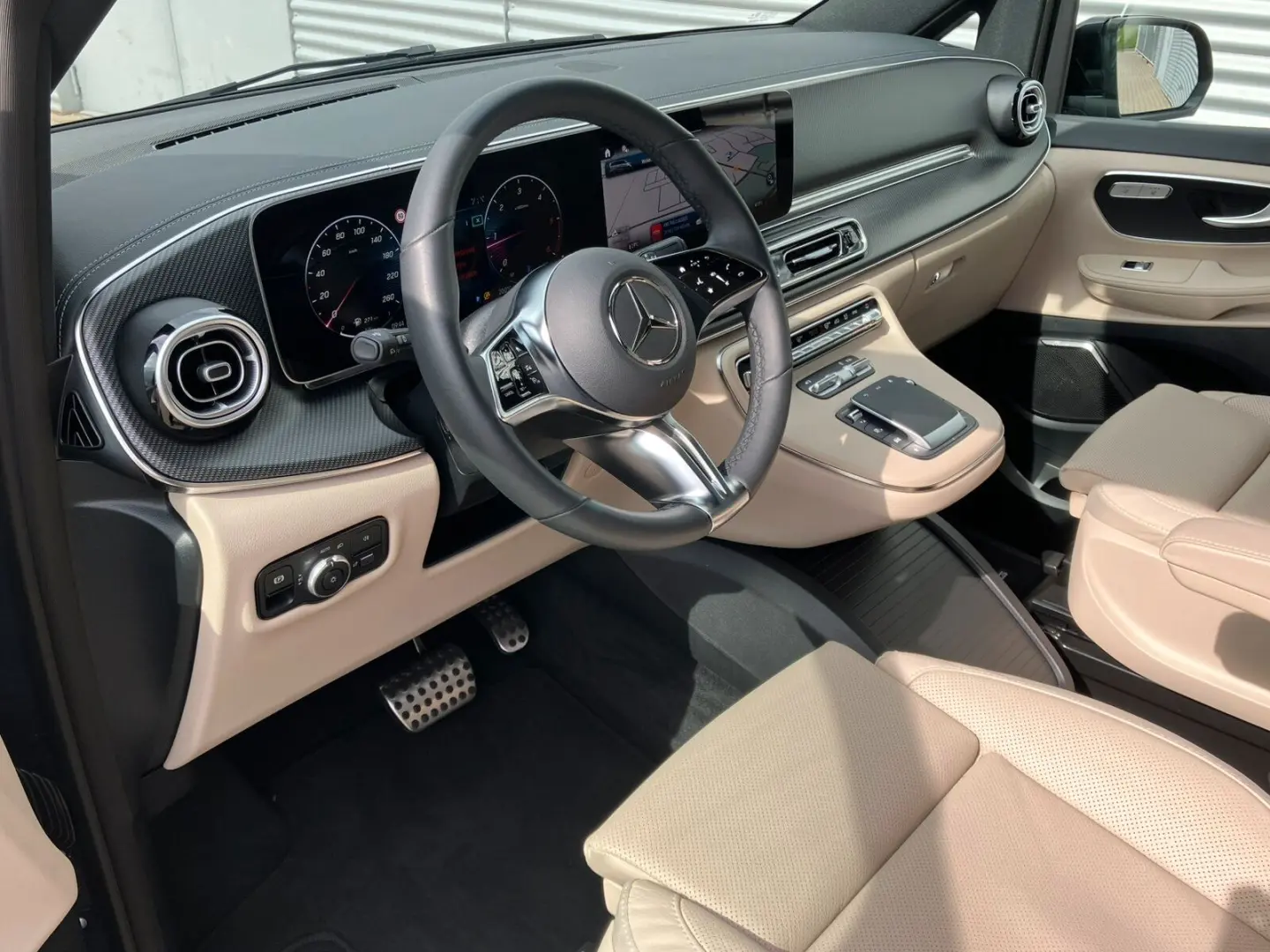 Mercedes-Benz V300 4-MATIC AVANTGARDE AMG DISTRONIC