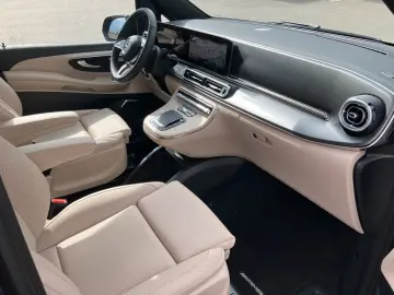Mercedes-Benz V300 4-MATIC AVANTGARDE AMG DISTRONIC