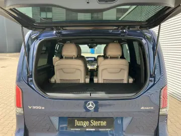 Mercedes-Benz V300 4-MATIC AVANTGARDE AMG DISTRONIC