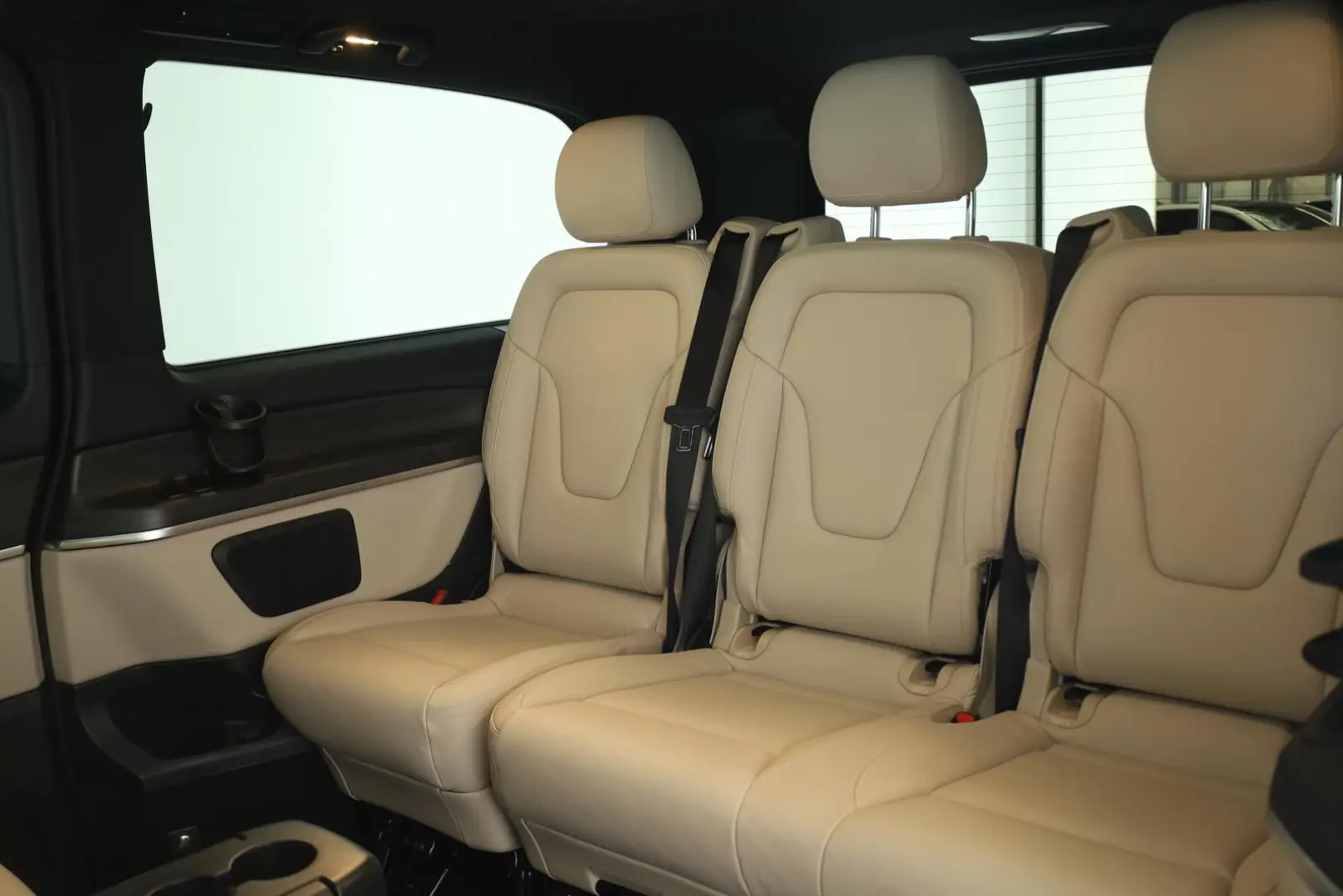 Mercedes-Benz V 300 d 4M lang AVANTGARDE 7S Pano