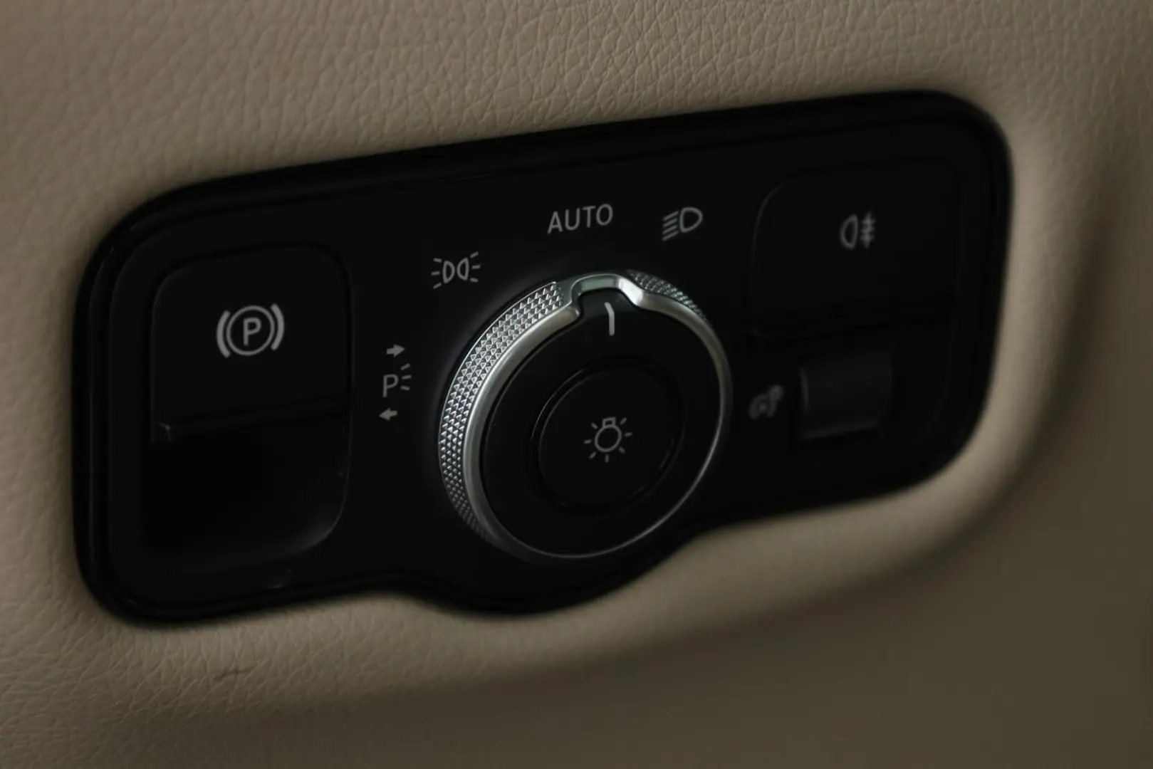 Mercedes-Benz V 300 d 4M lang AVANTGARDE 7S Pano