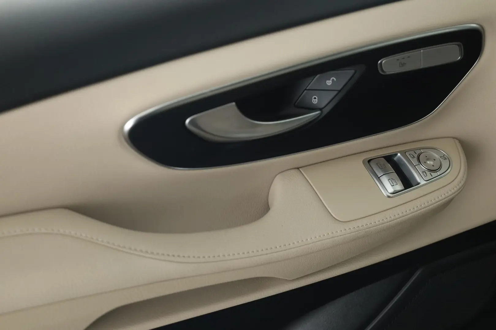 Mercedes-Benz V 300 d 4M lang AVANTGARDE 7S Pano
