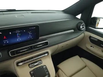 Mercedes-Benz V 300 d 4M lang AVANTGARDE 7S Pano