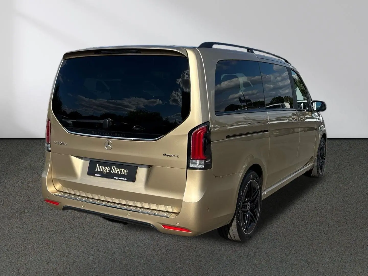 Mercedes-Benz V 300d Avantgarde 4x4 lung AMG Pano