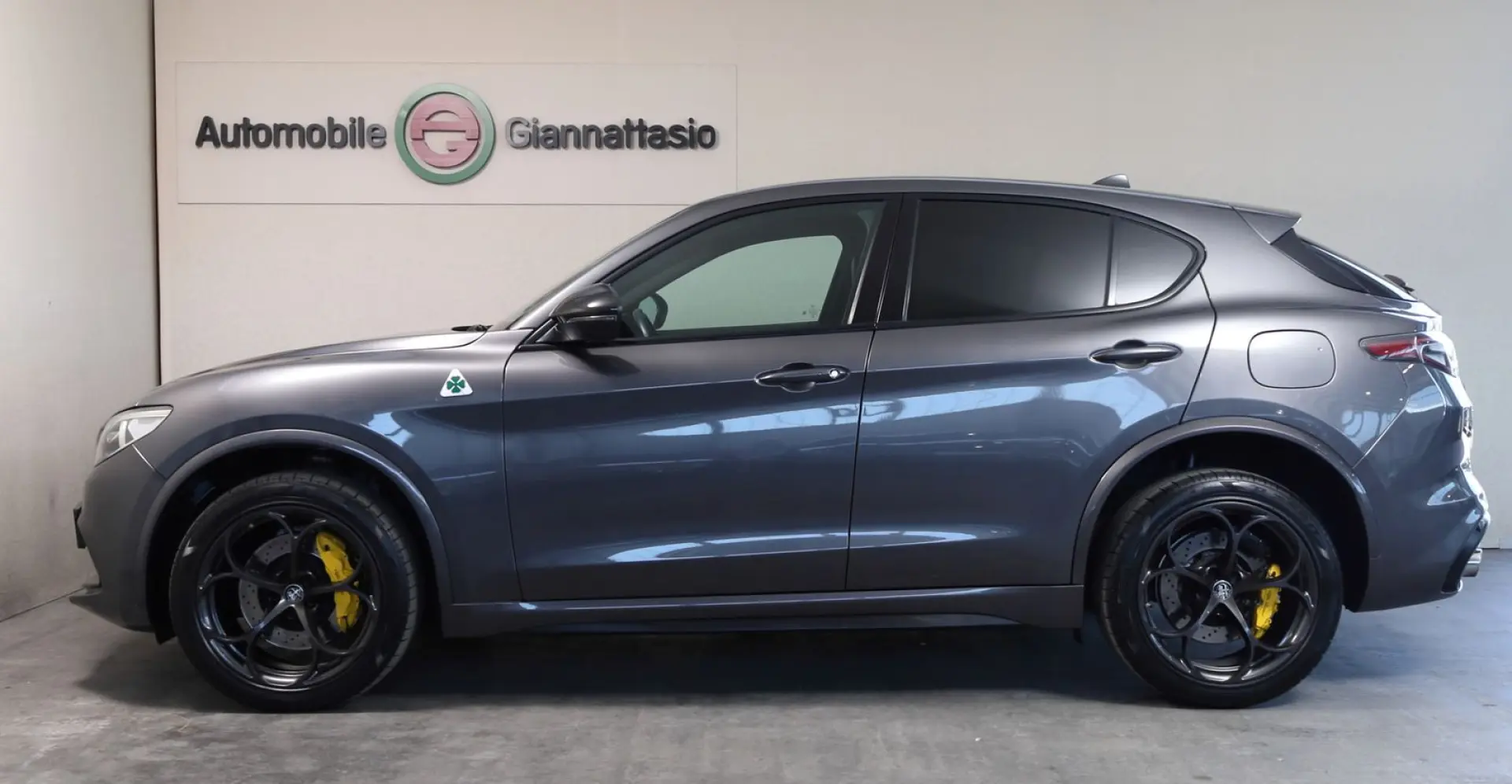 Alfa Romeo Stelvio Quadrifoglio Q4 Top