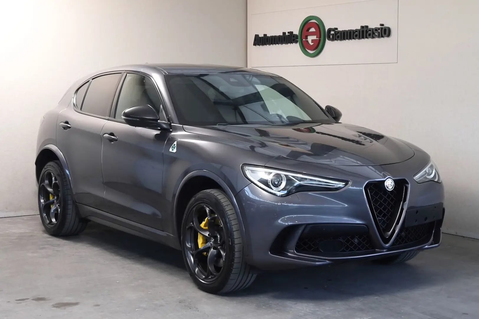 Alfa Romeo Stelvio Quadrifoglio Q4 Top
