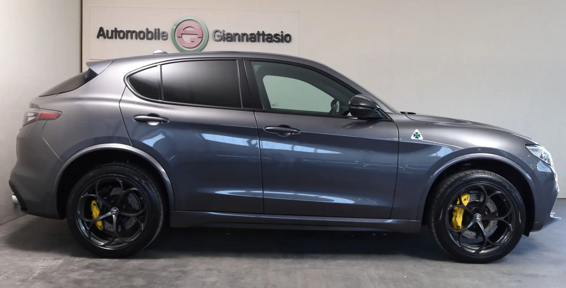 Alfa Romeo Stelvio Quadrifoglio Q4 Top