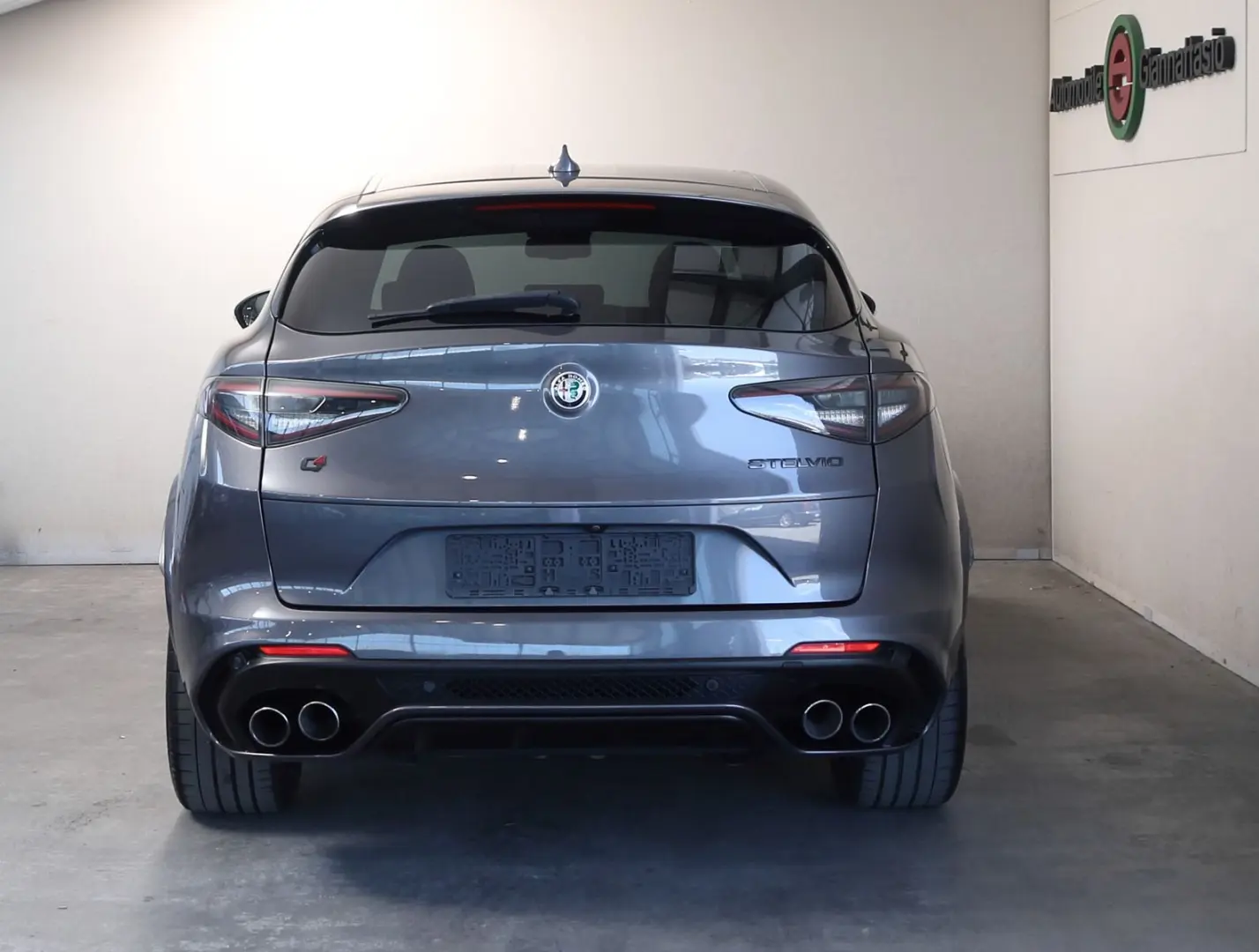 Alfa Romeo Stelvio Quadrifoglio Q4 Top
