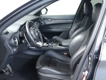 Alfa Romeo Stelvio Quadrifoglio Q4 Top