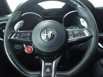 Alfa Romeo Stelvio Quadrifoglio Q4 Top