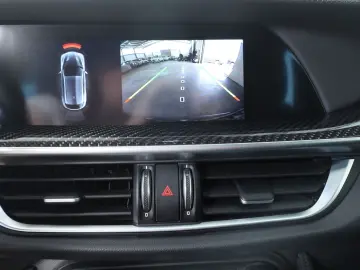 Alfa Romeo Stelvio Quadrifoglio Q4 Top
