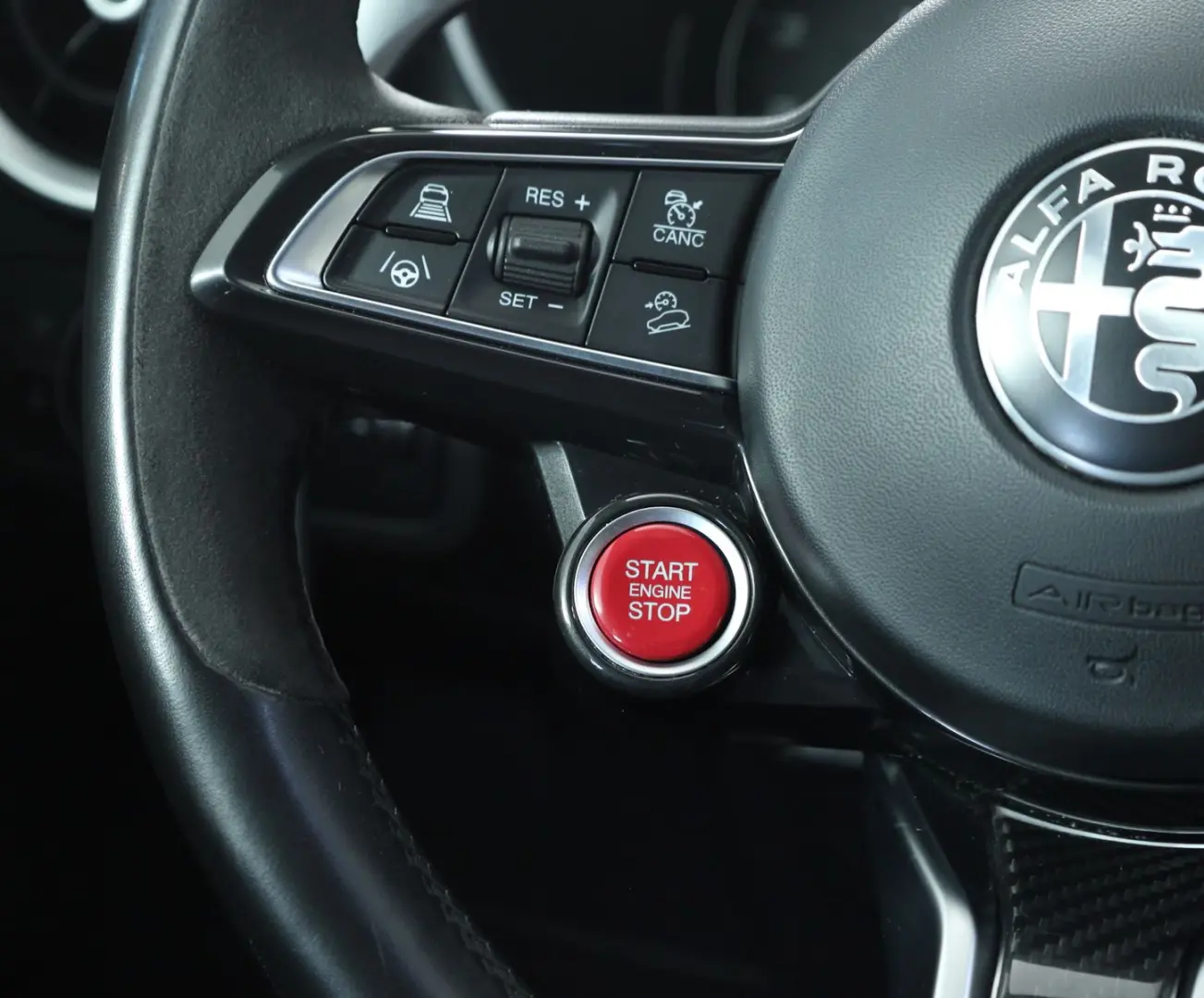 Alfa Romeo Stelvio Quadrifoglio Q4 Top