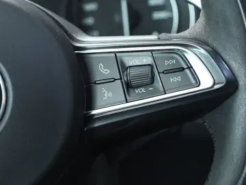 Alfa Romeo Stelvio Quadrifoglio Q4 Top