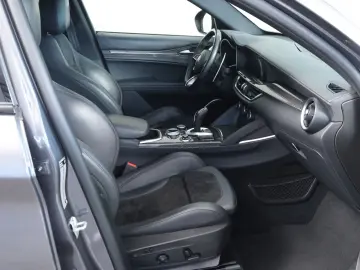 Alfa Romeo Stelvio Quadrifoglio Q4 Top