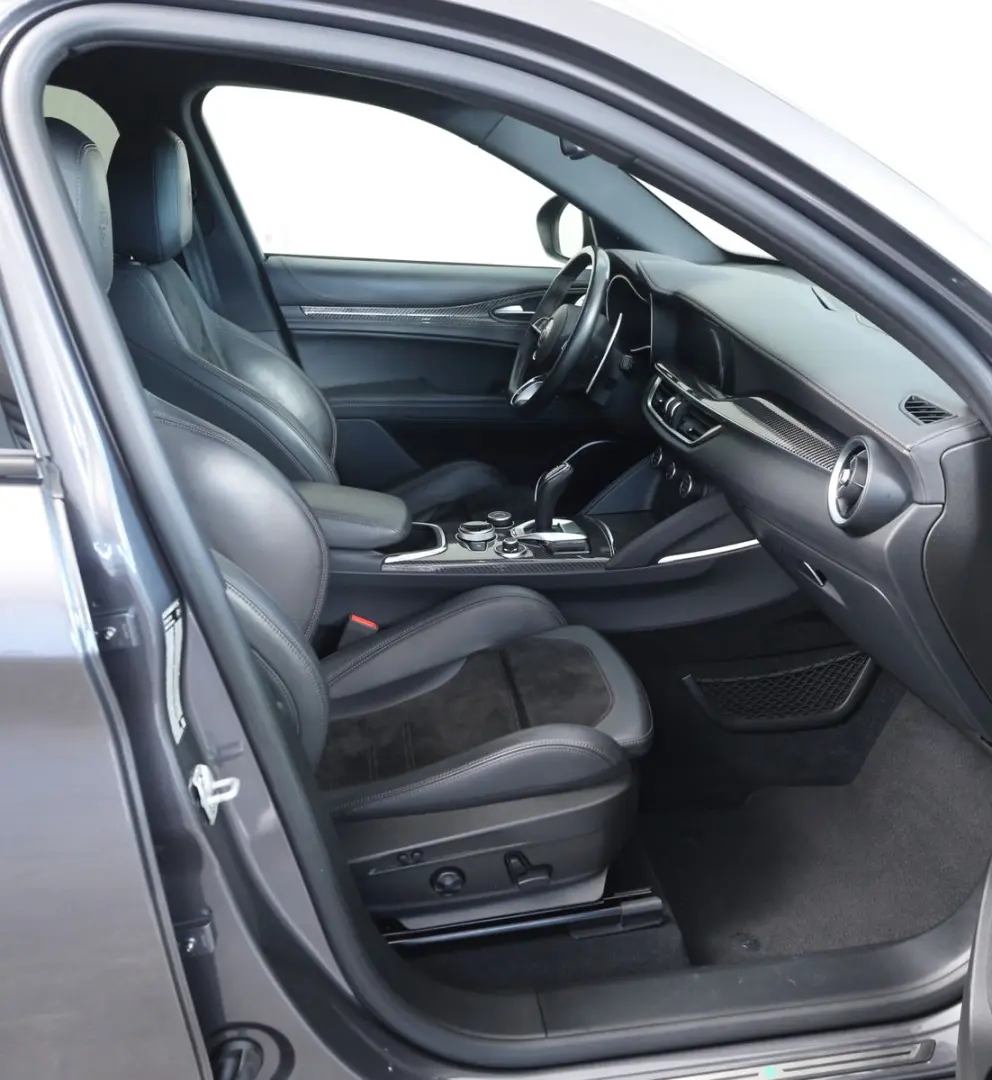 Alfa Romeo Stelvio Quadrifoglio Q4 Top