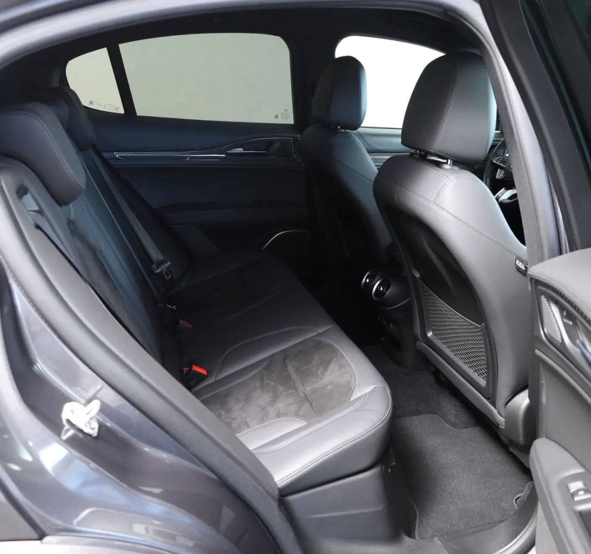 Alfa Romeo Stelvio Quadrifoglio Q4 Top