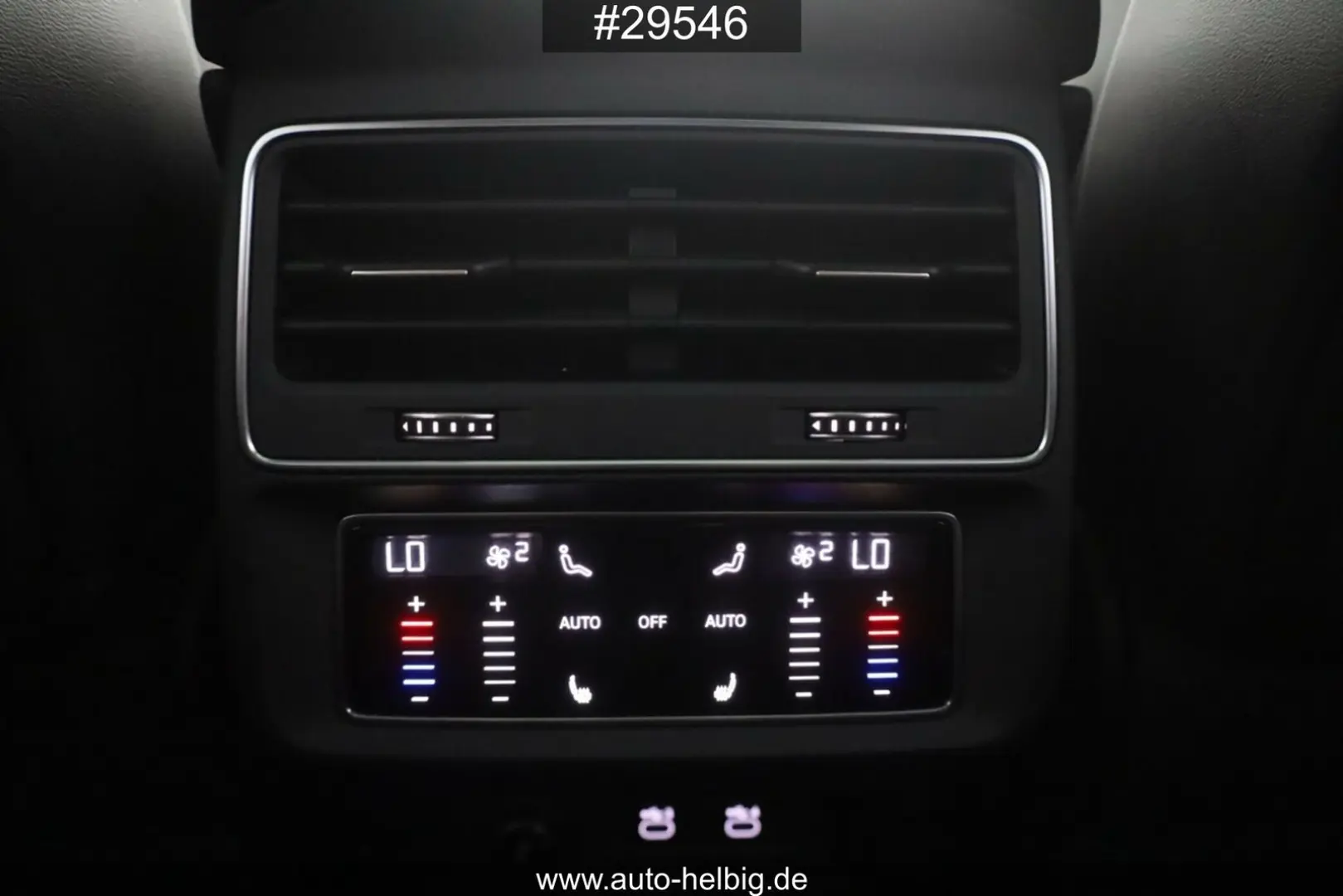 Audi SQ8 4.0 TFSI quattro #Black#22Z#Pano