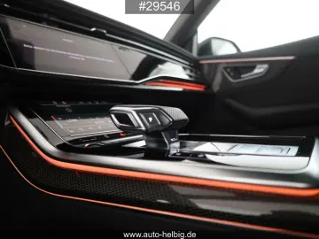 Audi SQ8 4.0 TFSI quattro #Black#22Z#Pano