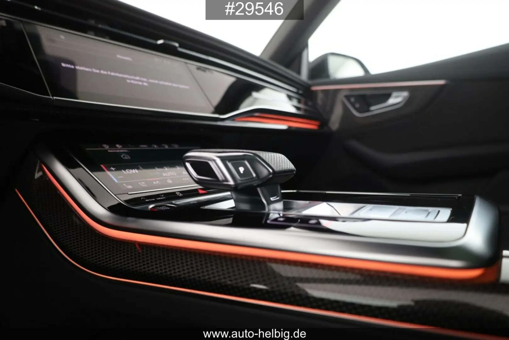 Audi SQ8 4.0 TFSI quattro #Black#22Z#Pano