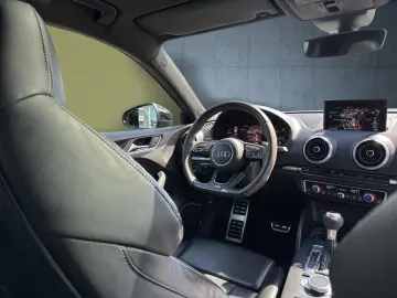 Audi RS 3 Limousine Matrix/B&O/Pano/RS-Aga/M-Ride