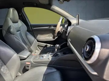 Audi RS 3 Limousine Matrix/B&O/Pano/RS-Aga/M-Ride
