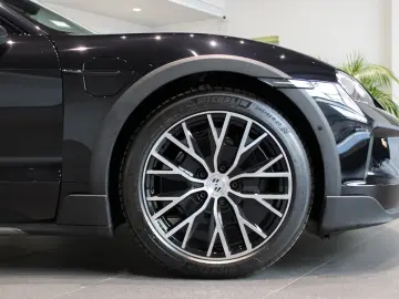 Porsche Taycan 4 Cross Turismo