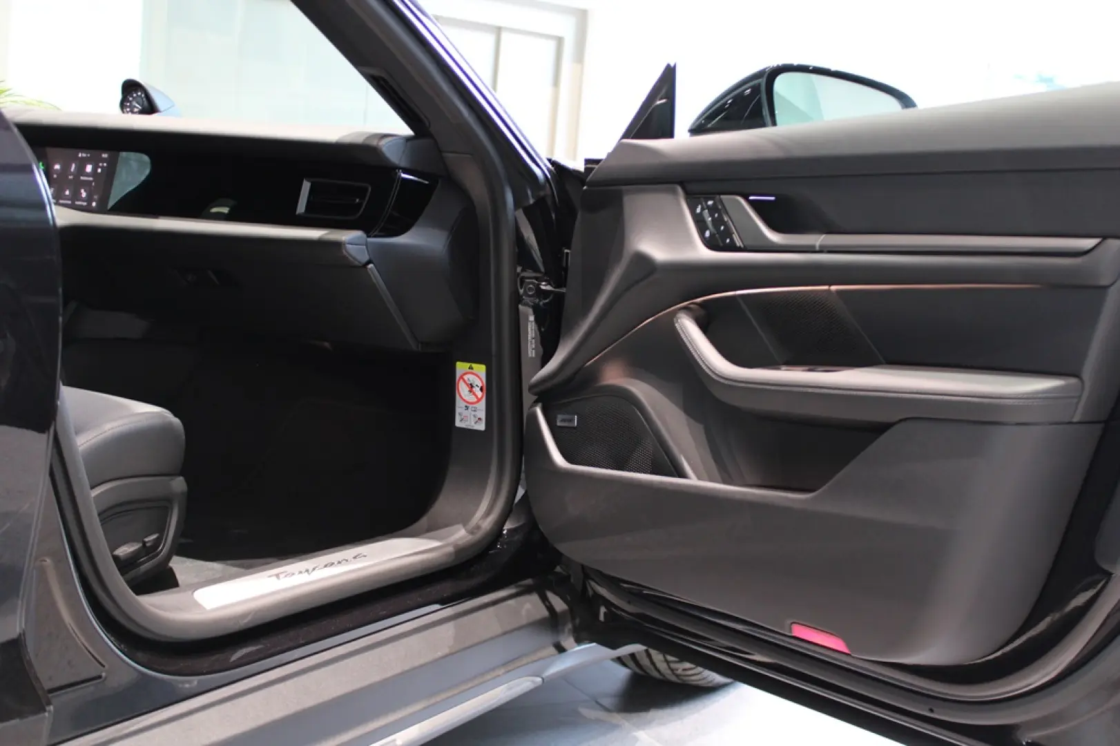 Porsche Taycan 4 Cross Turismo