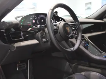 Porsche Taycan 4 Cross Turismo