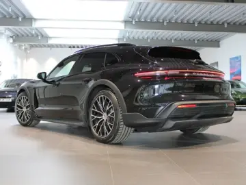 Porsche Taycan 4 Cross Turismo