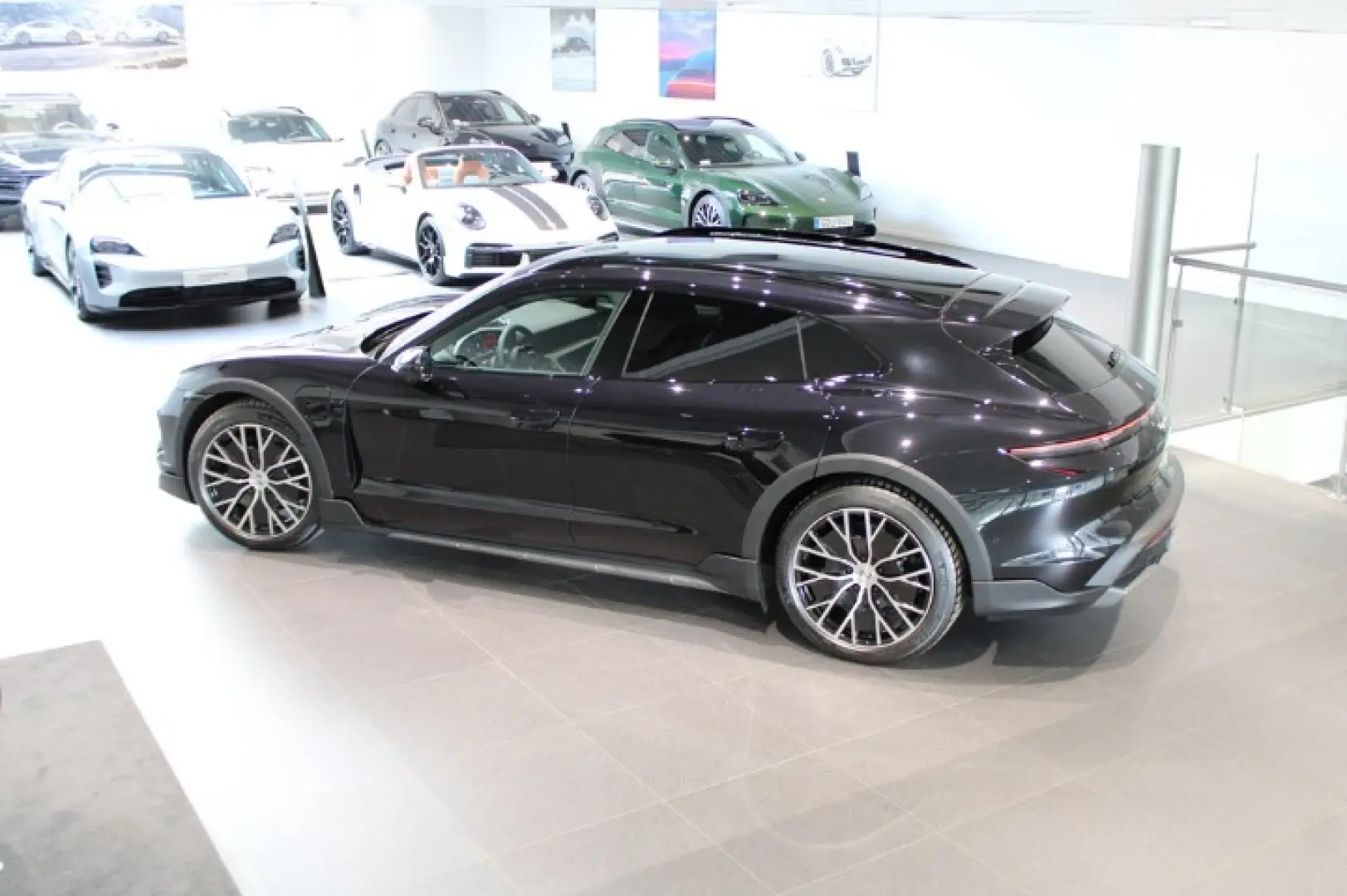 Porsche Taycan 4 Cross Turismo