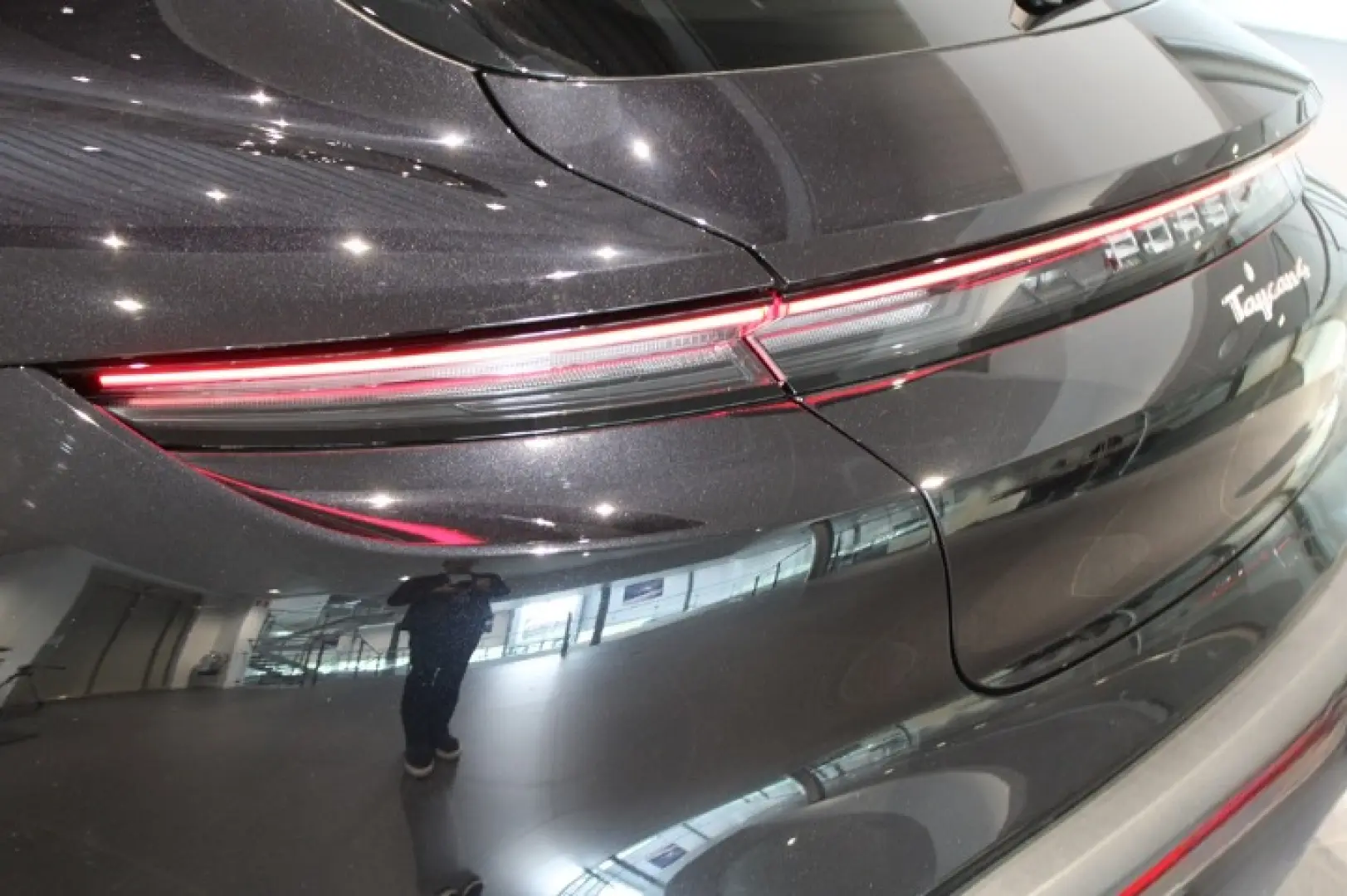 Porsche Taycan 4 Cross Turismo