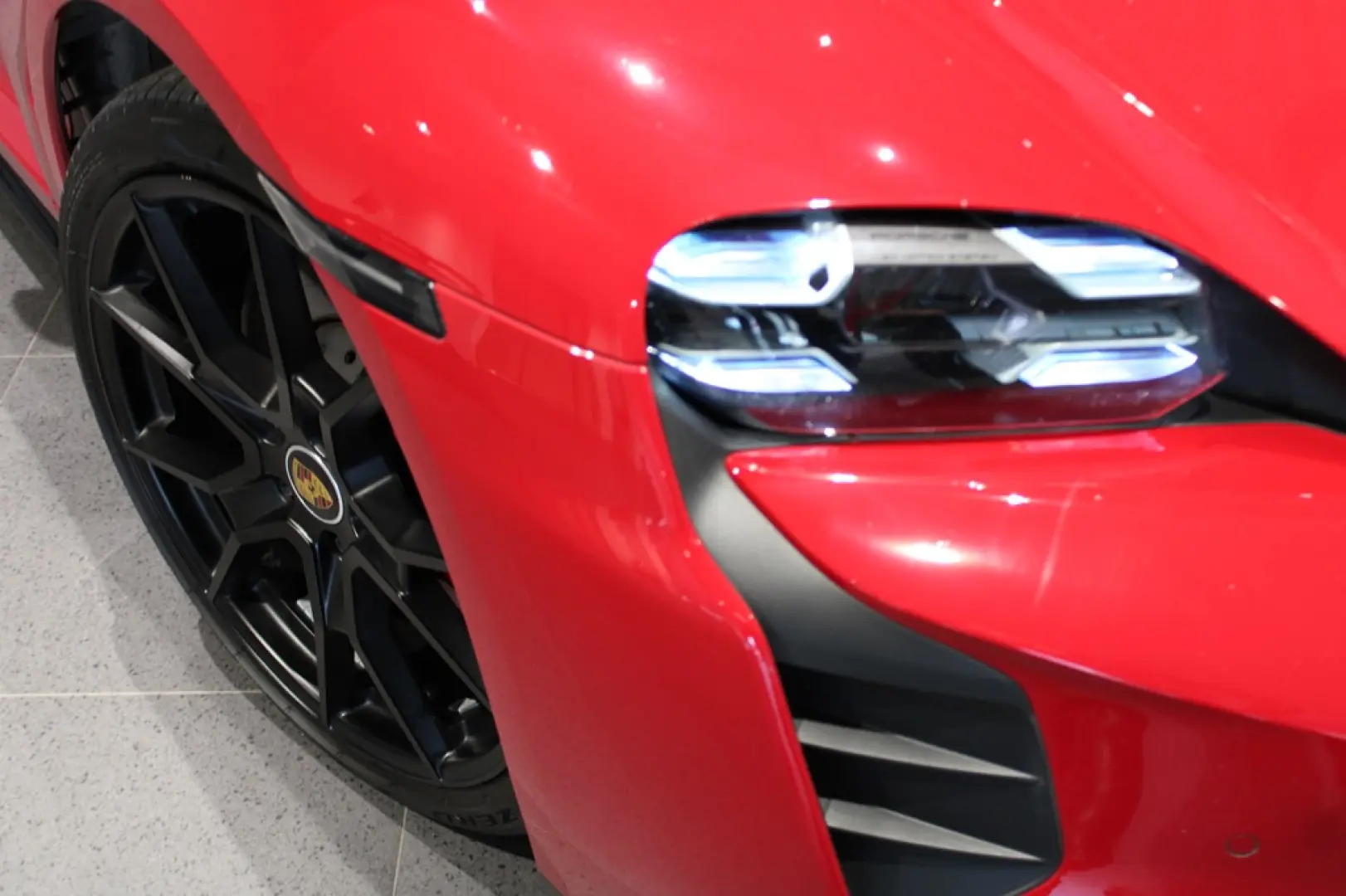 Porsche Taycan GTS Sport Turismo