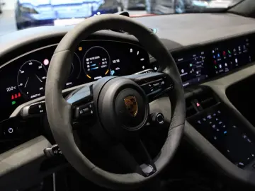 Porsche Taycan GTS Sport Turismo
