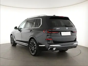 X7