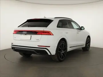 Q8