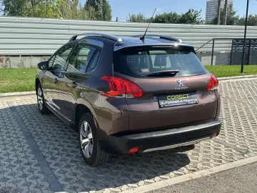Peugeot 2008 / 83.000 km / navigatie / dublu climatronic